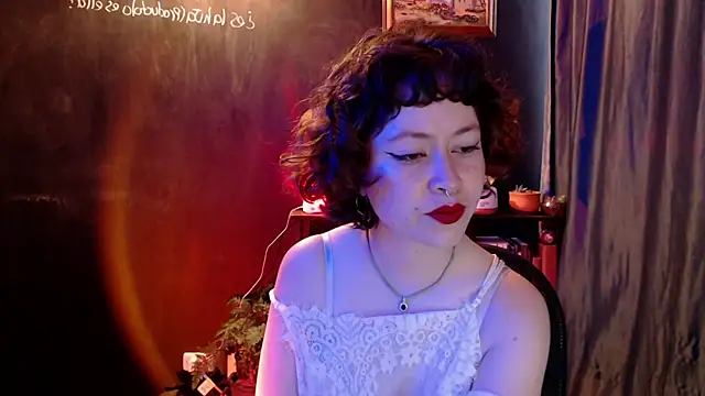 Snapshot of AmelieRimbaud chatting on January 2026 10:36:01 PM AmelieRimbaud online show from January 2026 10:36:01 PM