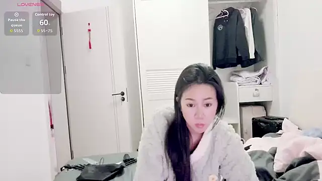 Snapshot of TONGTONG-2025 chatting on December 2025 11:03:02 AM TONGTONG-2025 online show from December 2025 11:03:02 AM