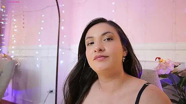 Snapshot of EvaCollin chatting on December 2025 11:42:02 PM EvaCollin online show from December 2025 11:42:02 PM