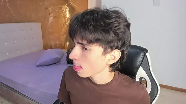 CONNOR STONNE  online show from March 2026 09:18:02 PM