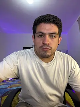 williamsmiiths16 online show from May 2026 12:07:01 AM