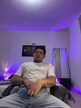 williamsmiiths16 online show from May 2026 11:37:01 AM