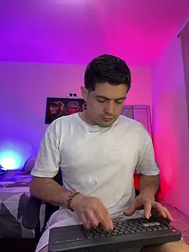 williamsmiiths16 online show from May 2026 10:53:01 AM