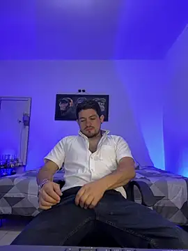 williamsmiiths16 online show from June 2026 11:23:02 AM
