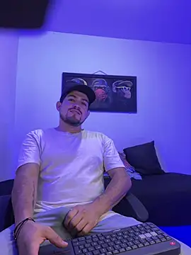 williamsmiiths16 online show from June 2026 11:29:02 AM