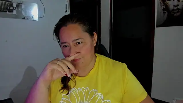 VioletBruces online show from May 2026 10:37:02 PM