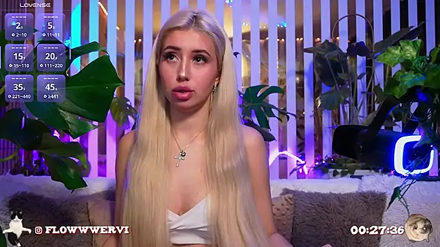 FlowweerGirl online show from February 2026 06:17:02 PM