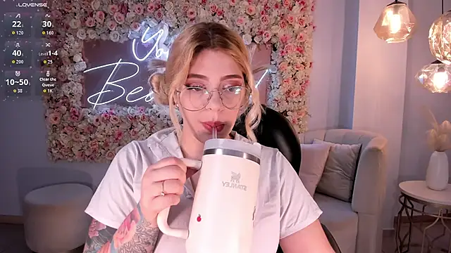 MadisonKane online show from March 2026 11:16:01 AM