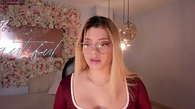 MadisonKane online show from May 2026 11:15:02 AM