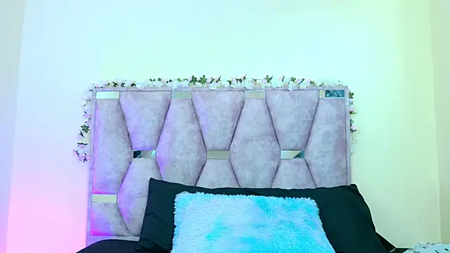 iris and damian online show from March 2026 05:27:01 PM