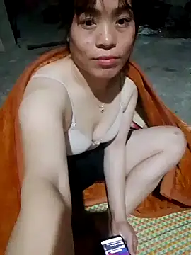 Snapshot of betty_wang chatting on December 2025 01:52:02 PM betty wang online show from December 2025 01:52:02 PM