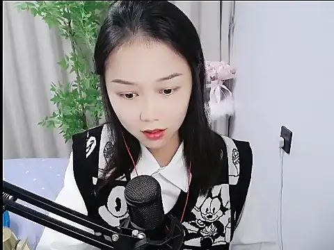 Snapshot of mili923 chatting on December 2025 02:03:01 PM mili923 online show from December 2025 02:03:01 PM