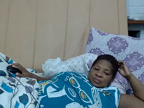 AfricanQueenxx25 online show from December 2025 02:00:02 PM