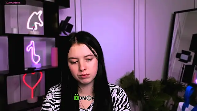 Snapshot of diara_ti chatting on December 2025 07:19:02 PM diara ti online show from December 2025 07:19:02 PM