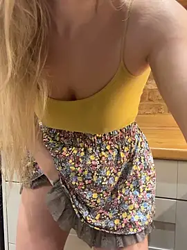 Snapshot of SiennaV chatting on March 2026 04:29:01 AM SiennaV online show from March 2026 04:29:01 AM