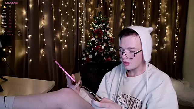 Snapshot of Kristenegor chatting on December 2025 09:42:02 PM Kristenegor online show from December 2025 09:42:02 PM