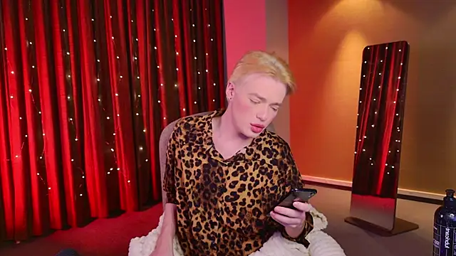 Kristenegor online show from February 2026 09:31:01 PM