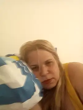 karinaBrasil online show from December 2025 04:22:01 AM