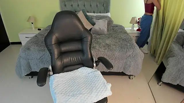 Snapshot of Celeste_Rous__ chatting on December 2025 12:43:01 PM Celeste Rous online show from December 2025 12:43:01 PM