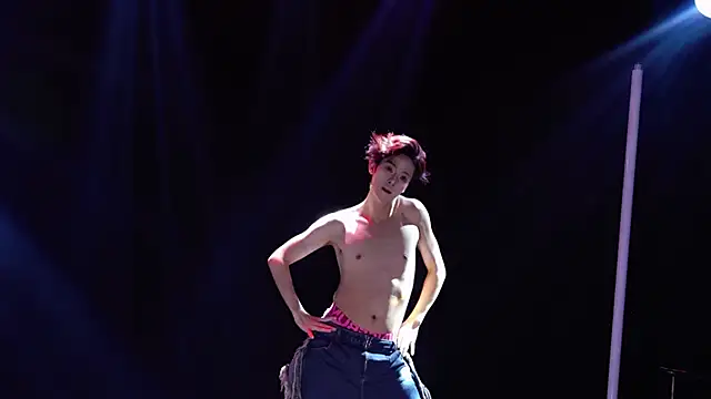 Snapshot of BOYgayHouse- chatting on December 2025 09:14:01 AM BOYgayHouse- online show from December 2025 09:14:01 AM