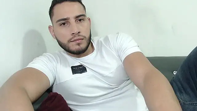 Snapshot of Seank_Noszka chatting on December 2025 08:13:02 PM Seank Noszka online show from December 2025 08:13:02 PM