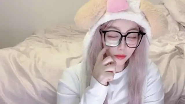 Snapshot of fayebabe chatting on December 2025 12:53:02 PM fayebabe online show from December 2025 12:53:02 PM