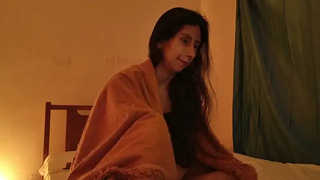 Snapshot of MoonLipsON- chatting on May 2026 02:18:01 AM MoonLipsON- online show from May 2026 02:18:01 AM