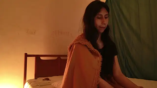 Snapshot of MoonLipsON- chatting on May 2026 02:52:02 AM MoonLipsON- online show from May 2026 02:52:02 AM