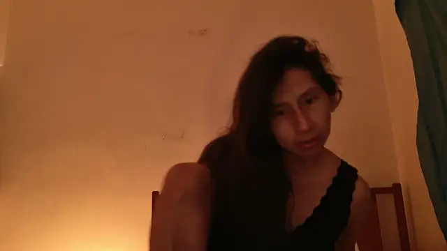 Snapshot of MoonLipsON- chatting on June 2026 06:52:02 AM MoonLipsON- online show from June 2026 06:52:02 AM