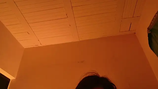 Snapshot of MoonLipsON- chatting on June 2026 05:52:01 AM MoonLipsON- online show from June 2026 05:52:01 AM