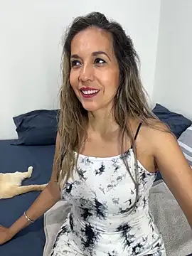 Snapshot of sandrafarrely chatting on April 2026 07:39:01 AM sandrafarrely online show from April 2026 07:39:01 AM