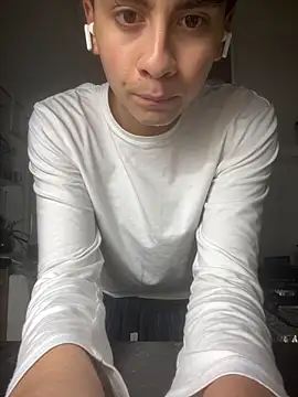 hungspanishtwink online show from February 2026 12:12:01 AM