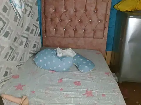 Snapshot of caro_lil chatting on February 2026 06:20:02 AM caro lil online show from February 2026 06:20:02 AM