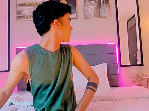 Feiccer Thomson1 online show from February 2026 01:53:01 AM