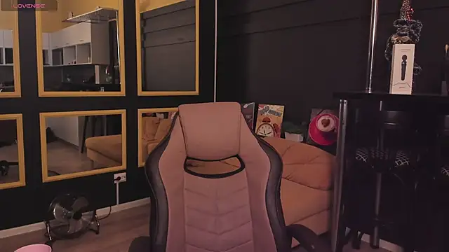 Tina Tayllor  online show from January 2026 01:38:02 PM