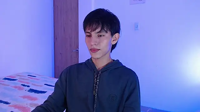 andrew courtzz online show from April 2026 05:07:01 PM