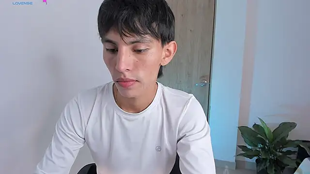 andrew courtzz online show from June 2026 07:29:01 PM