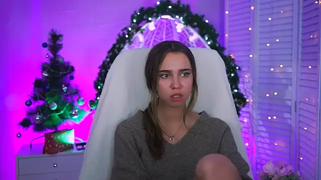 KimPorins online show from December 2025 12:21:02 PM