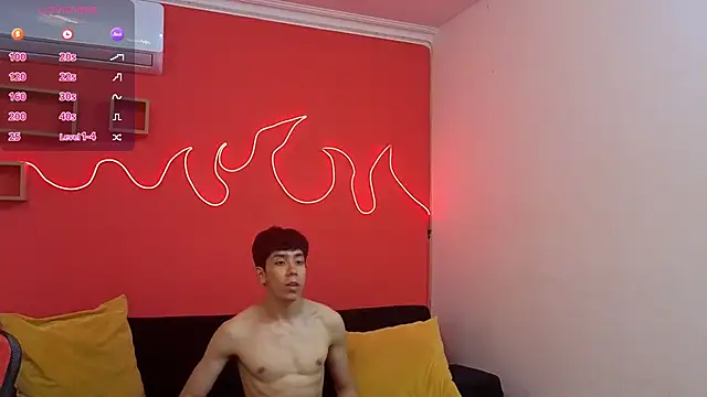 Neo Twink online show from April 2026 07:03:02 PM