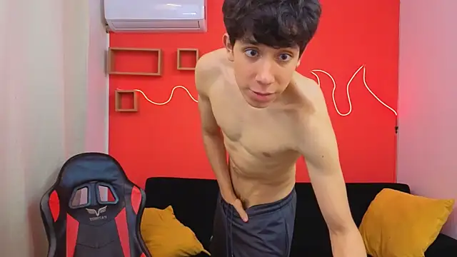 Neo Twink online show from May 2026 07:07:02 PM