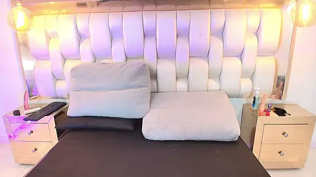 AprillRoss online show from January 2026 05:27:02 PM