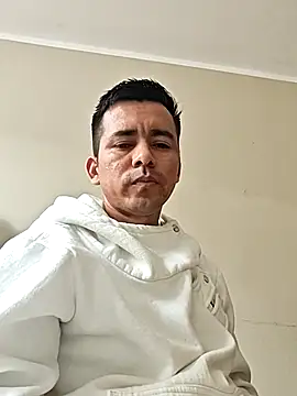 Snapshot of Robehts chatting on December 2025 09:12:02 PM Robehts online show from December 2025 09:12:02 PM