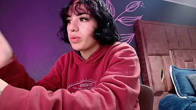 Kiara Fox   online show from May 2026 09:20:02 PM