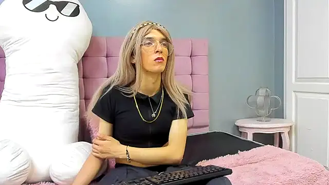 Lis Pearson online show from March 2026 01:35:02 AM