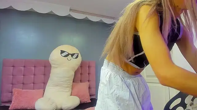 Lis Pearson online show from March 2026 01:49:02 AM