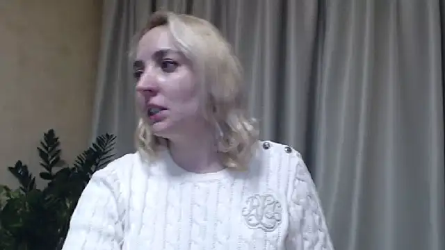 Snapshot of sweetpussy chatting on January 2025 06:02:01 PM sweetpussy online show from January 2025 06:02:01 PM