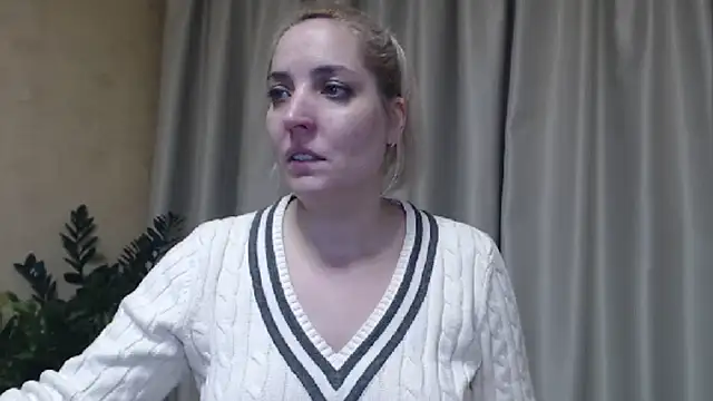 Snapshot of sweetpussy chatting on February 2025 06:08:02 PM sweetpussy online show from February 2025 06:08:02 PM