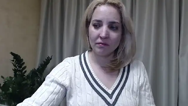 Snapshot of sweetpussy chatting on February 2025 06:37:01 PM sweetpussy online show from February 2025 06:37:01 PM