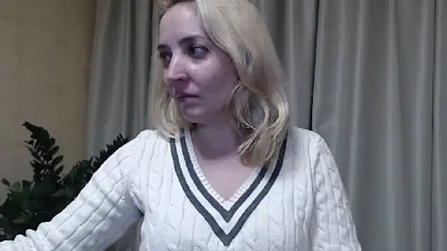 Snapshot of sweetpussy chatting on February 2025 10:20:02 PM sweetpussy online show from February 2025 10:20:02 PM