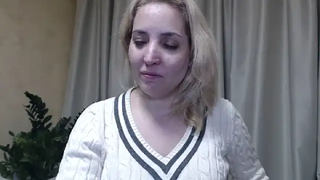 Snapshot of sweetpussy chatting on March 2025 04:23:01 PM sweetpussy online show from March 2025 04:23:01 PM